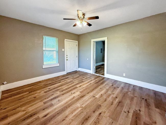 1201 E 3 Rd Ave, House other with 3 bedrooms, 1 bathrooms and null parking in Corsicana TX | Image 6