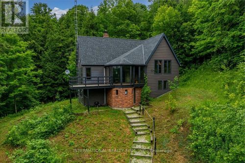 2445 Riverside Dr, Creemore, ON, L0M1G0 | Card Image