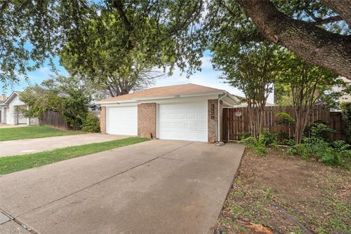 3330 Green Ridge St, Fort Worth, TX, 76133-7252 | Card Image