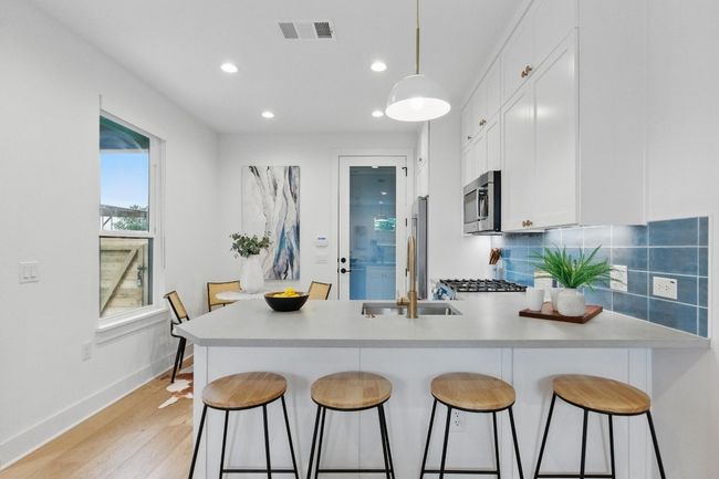 2 - 2105 Sl Davis Ave, House other with 3 bedrooms, 3 bathrooms and null parking in Austin TX | Image 8