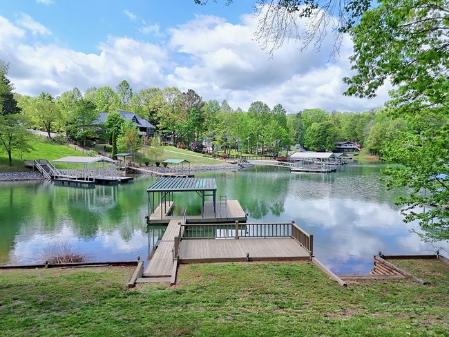 2403 Hidden Valley Rd, Home with 3 bedrooms, 3 bathrooms and 2 parking in Hiawassee GA | Image 5