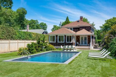 32 Cooper Street, House other with 5 bedrooms, 3 bathrooms and null parking in Southampton NY | Image 2