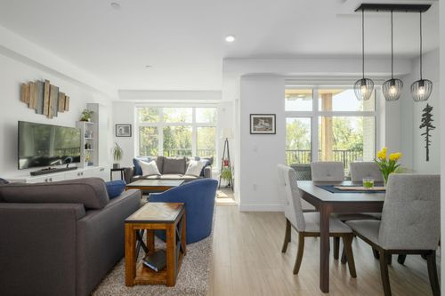 111-747 E 3rd St, North Vancouver, BC, V7L1G8 | Card Image