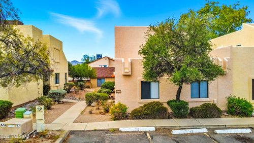 2457 N Ironwood Ridge Dr, Tucson, AZ, 85745-1074 | Card Image