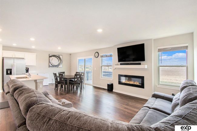 4517 Lawnwood Dr, House other with 4 bedrooms, 3 bathrooms and 3 parking in Bellevue NE | Image 6