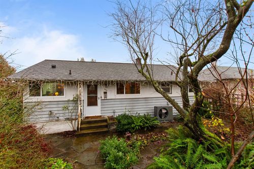 548 Amess St, New Westminster, BC, V3L4A9 | Card Image