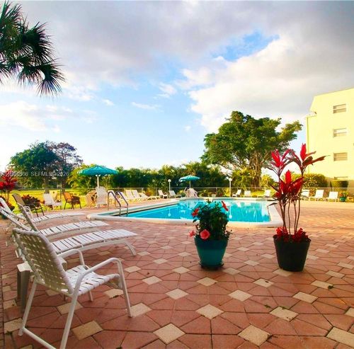 104-1035 Country Club Dr, Margate, FL, 33063-3207 | Card Image