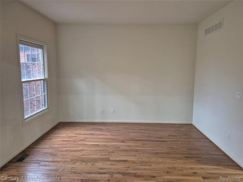 134 Sandhills Ln, Lake Orion, MI, 48362-2058 | Card Image