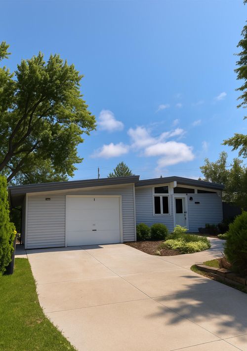 4422 N Glenway St, Wauwatosa, WI, 53225-4449 | Card Image
