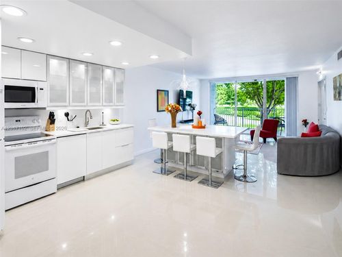 201-3051 S Palm Aire Dr, Pompano Beach, FL, 33069-4277 | Card Image