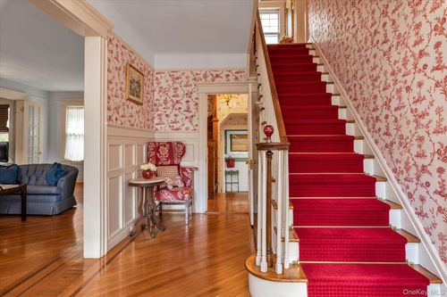 125 Stratford Ave, Garden City, NY, 11530-2719 | Card Image