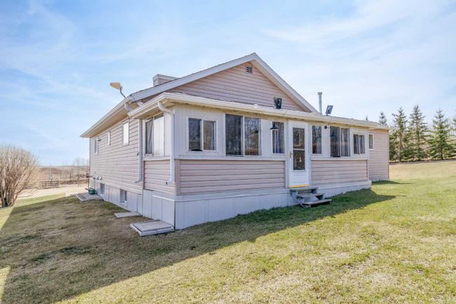35175 Range Road 230, Home with 4 bedrooms, 2 bathrooms and 6 parking in Rural Red Deer County AB | Image 4