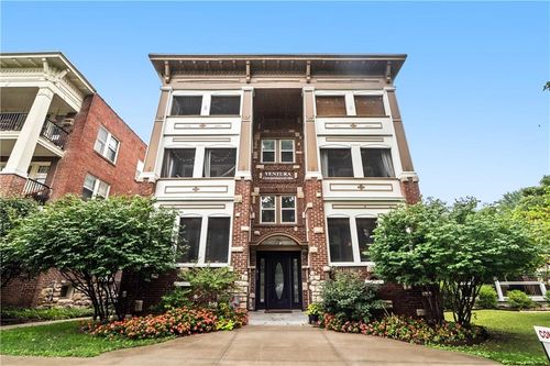 apt-1-5129 Wyandotte St, Kansas City, MO, 64112-2441 | Card Image