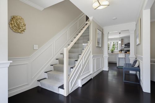 280 Kearney Cir, Manchester, NH, 03104-1816 | Card Image