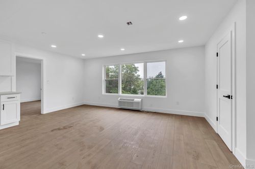 2c-74 Broadway, Freeport, NY, 11520-2821 | Card Image