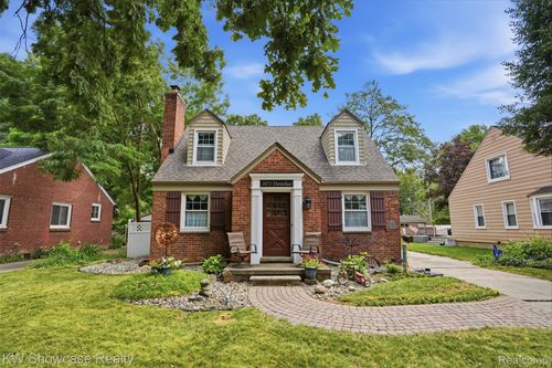 2071 Dorothea Rd, Berkley, MI, 48072-1870 | Card Image