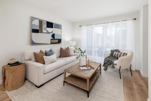 111-13754 Mango Dr, Del Mar, CA, 92014 | Card Image