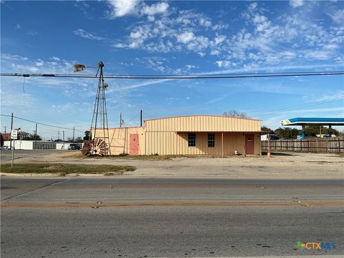 204 E Central Avenue, Nixon, TX, 78140 | Card Image