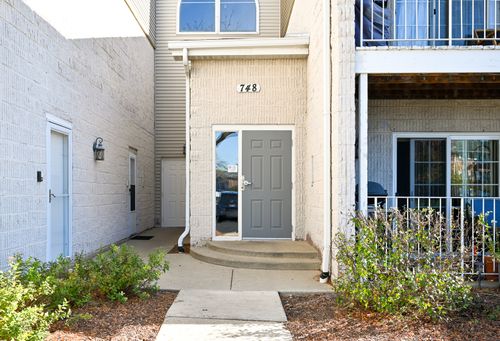 202-748 N Gary Ave, Carol Stream, IL, 60188-4901 | Card Image