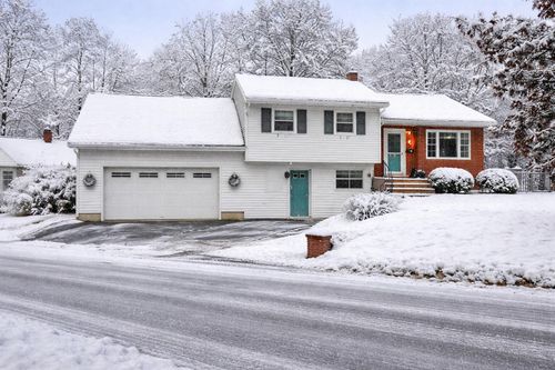 195 Porter Avenue W, Rumford, ME, 04276 | Card Image