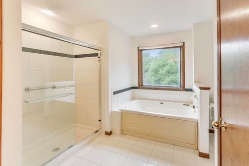 705 Wood Creek Dr, Antioch, IL, 60002-3101 | Card Image