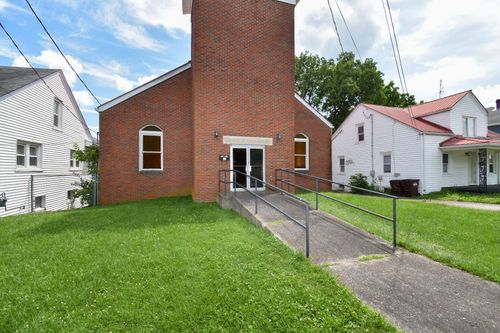 65 Highland Ave, Lancaster, KY, 40444-8858 | Card Image