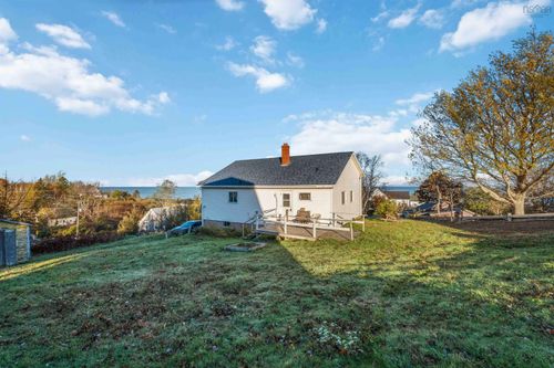 4 Ocean View Dr, Paradise, NS, B0S1R0 | Card Image