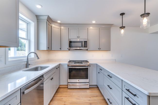 C - 5 Ryan Cir, Condo with 2 bedrooms, 3 bathrooms and null parking in Thornton NH | Image 7