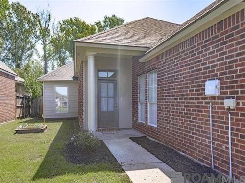 5267 Eastbay Dr, Baton Rouge, LA, 70820-4257 | Card Image
