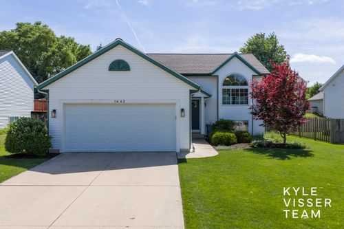 1642 Simmons Ave, Grand Rapids, MI, 49505-7612 | Card Image