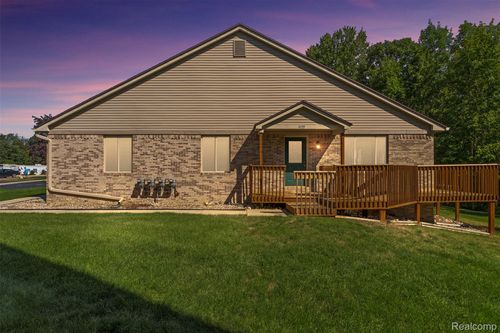 200-1039 Old Leake Ct, Holly, MI, 48442-1387 | Card Image