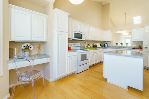 9125 Medley Cir, Golden Valley, MN, 55427-3159 | Card Image