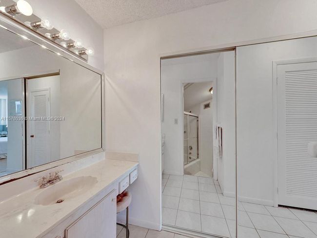 407 - 3800 S Ocean Dr, Condo with 2 bedrooms, 2 bathrooms and null parking in Hollywood FL | Image 11