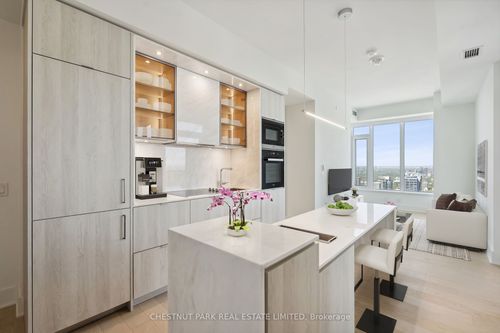 4302-11 Yorkville Ave, Toronto, ON, M4W0B7 | Card Image