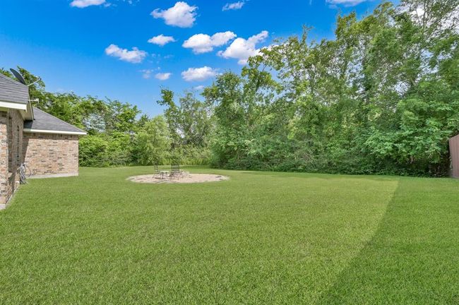 Back yard with no rear neighbor. | Image 34