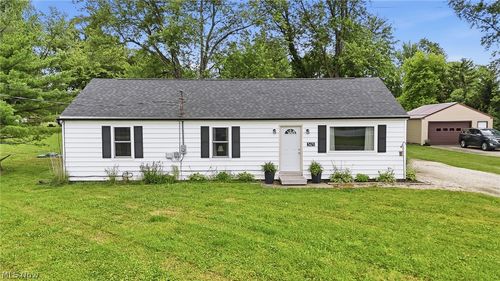 3471 State Route 5, Newton Falls, OH, 44444-9565 | Card Image