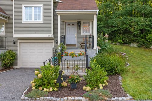 903 Kensington Way, Mount Kisco, NY, 10549-2510 | Card Image