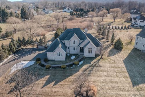 56 Autumn Chase Dr, East Fishkill, NY, 12533-6573 | Card Image