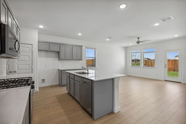 902 Pine Beach Dr, House other with 4 bedrooms, 3 bathrooms and null parking in Mckinney TX | Image 5
