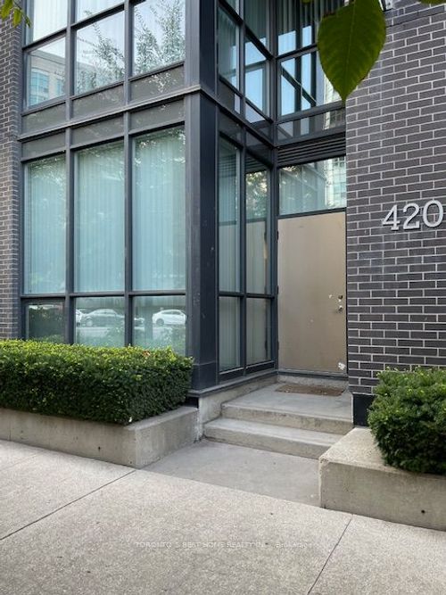 2nd-bed-420 Lake Shore Blvd W, Toronto, ON, M5V2V9 | Card Image
