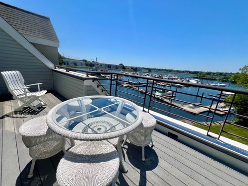 131-131 Popes Island Rd, Milford, CT, 06461-1738 | Card Image