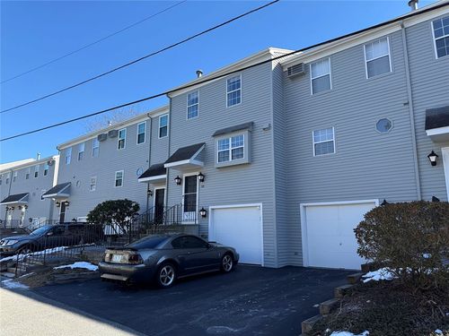 apt-58-565 Quaker Ln, West Warwick, RI, 02893-2161 | Card Image