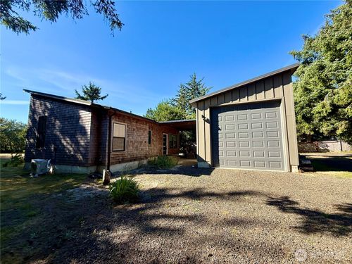 813 Salmonberry Rd, Grayland, WA, 98547-9523 | Card Image