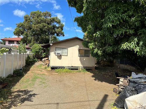 1751 Ahuula St, Honolulu, HI, 96819-4002 | Card Image