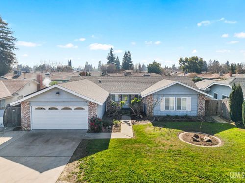3217 W Whitendale Ave, Visalia, CA, 93277-6081 | Card Image