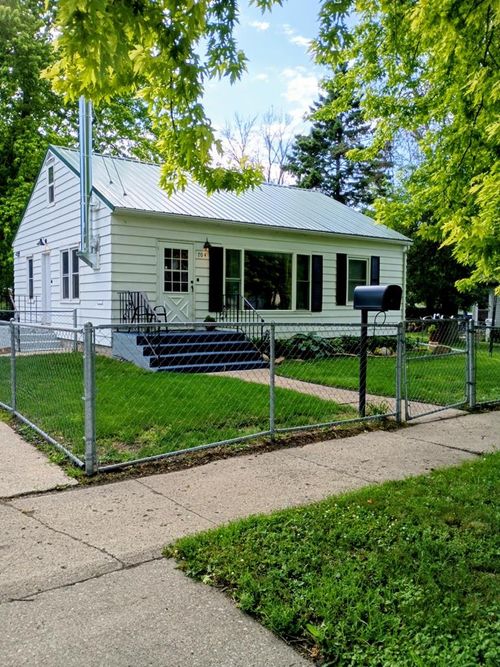 704 Des Moines, Rolfe, IA, 50581 | Card Image