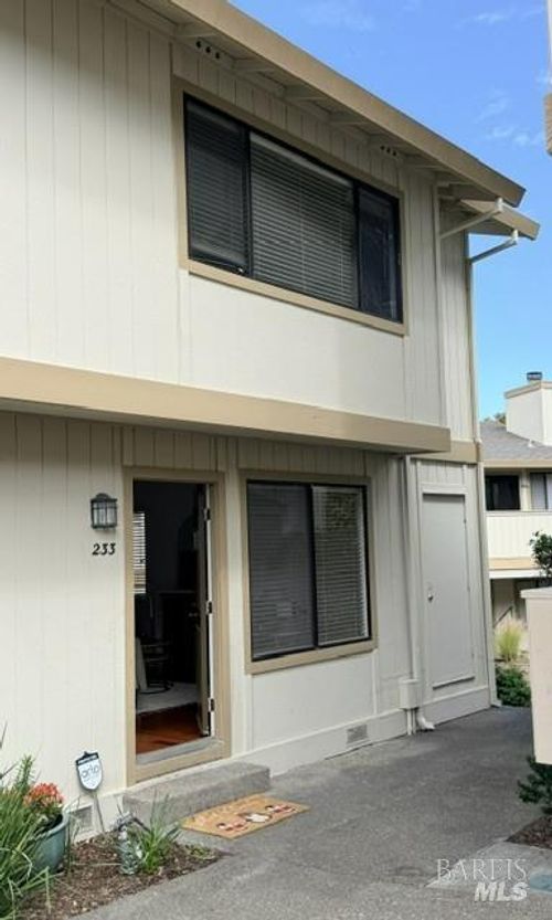 233 Marin Valley Dr, Novato, CA, 94949 | Card Image