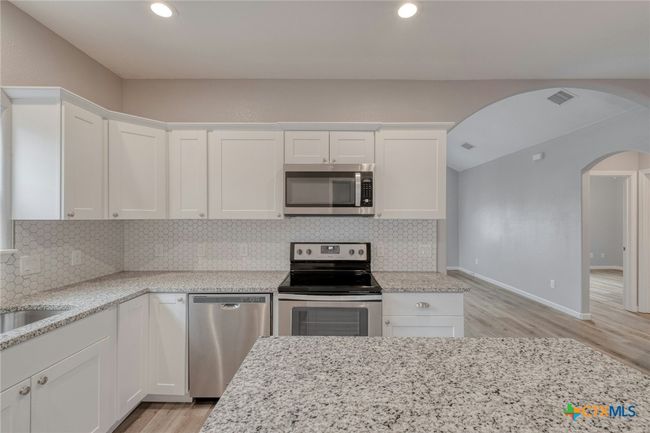 1408 Armstrong St, House other with 3 bedrooms, 2 bathrooms and null parking in Luling TX | Image 9