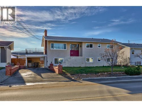 681 Richmond Ave, Kamloops, BC, V2B1T4 | Card Image