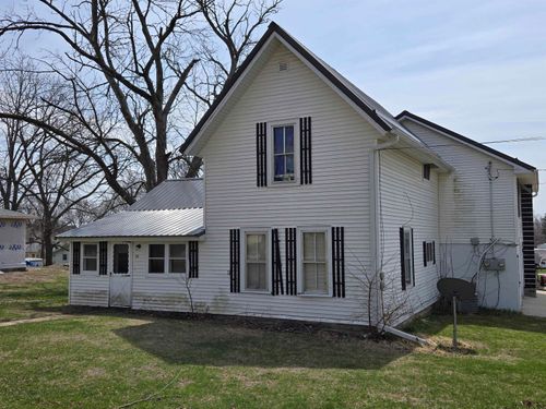 220 W Spring St, Strawberry Point, IA, 52076-9617 | Card Image